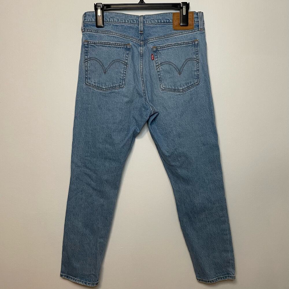 Levi’s Wedgie Jeans 30 Womens Light Wash Button Fly Distressed Denim Casual - Picture 4 of 6